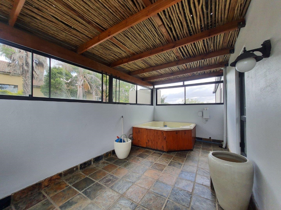To Let 3 Bedroom Property for Rent in Oude Westhof Western Cape